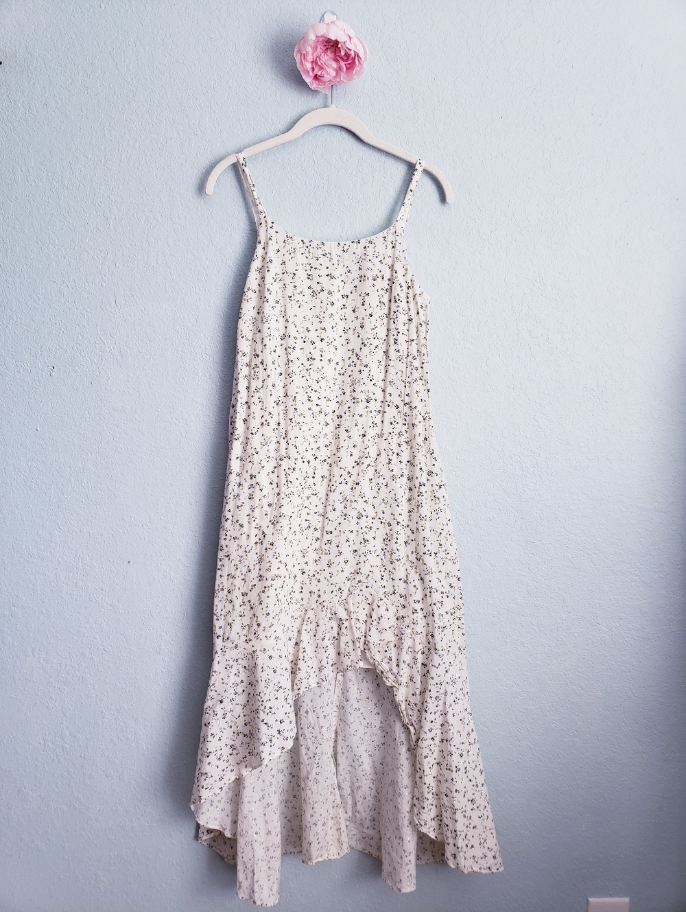 Vince Camuto Island Oasis Birch Floral Asymmetrical Ruffled High-Low Dress - Picture 2 of 10